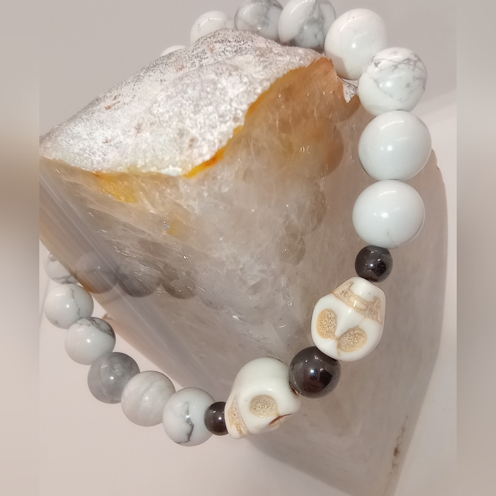Howlite and Hematite Skull Bracelet